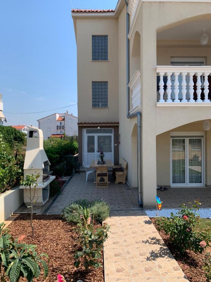 Apartments Mirela Водице Екстер'єр фото