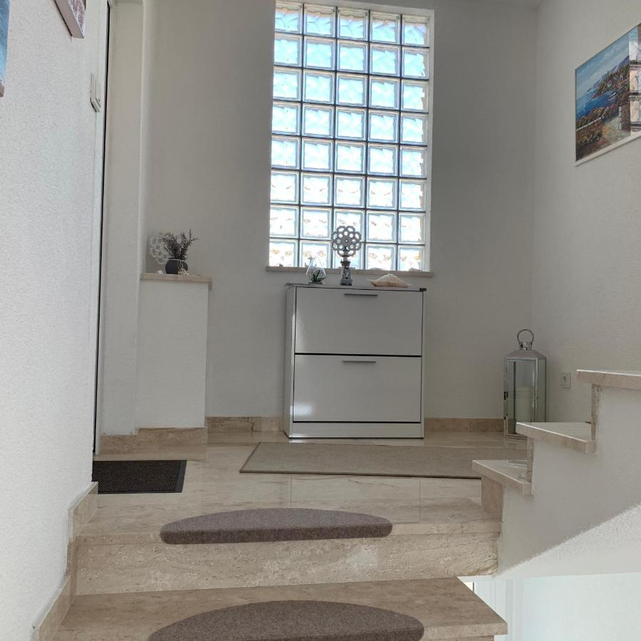 Apartments Mirela Водице Екстер'єр фото