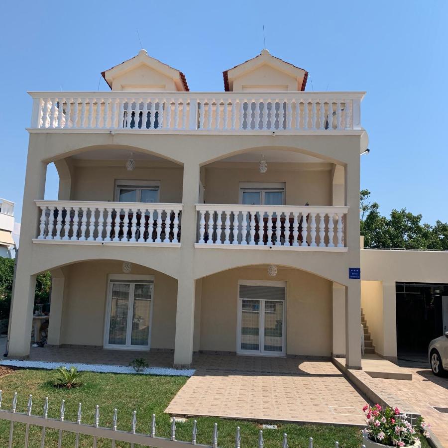 Apartments Mirela Водице Екстер'єр фото