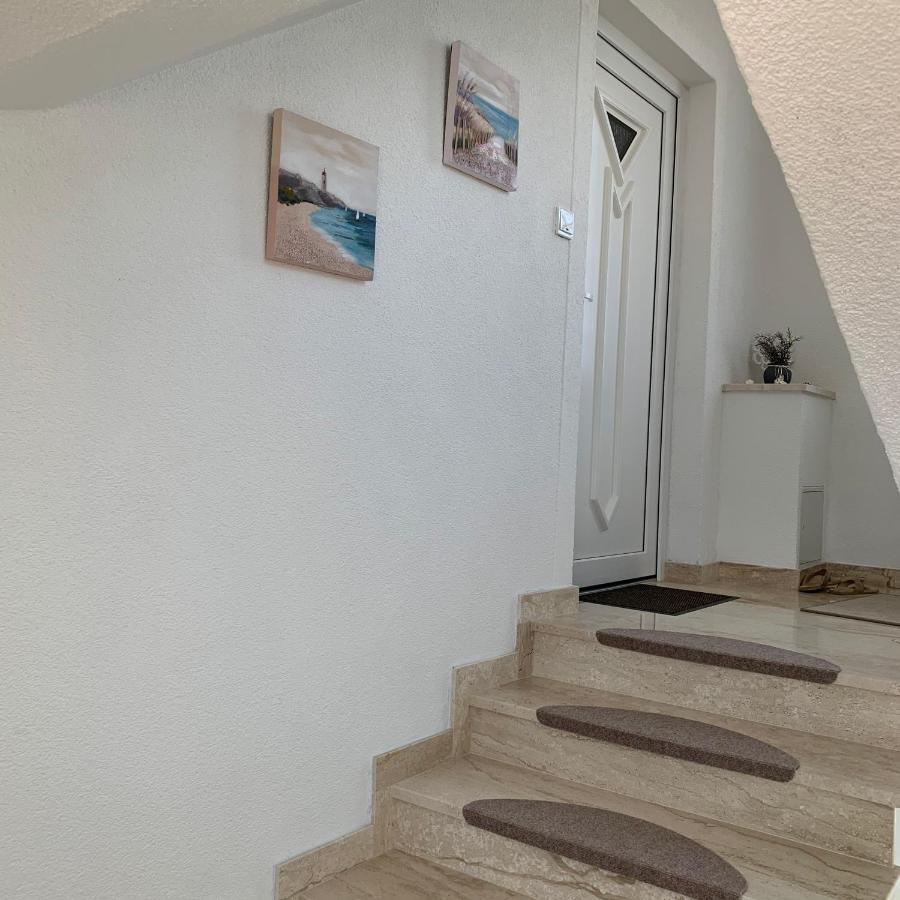 Apartments Mirela Водице Екстер'єр фото