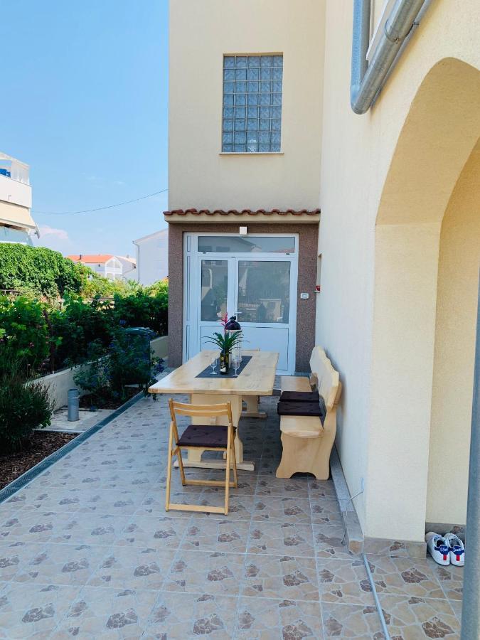 Apartments Mirela Водице Екстер'єр фото