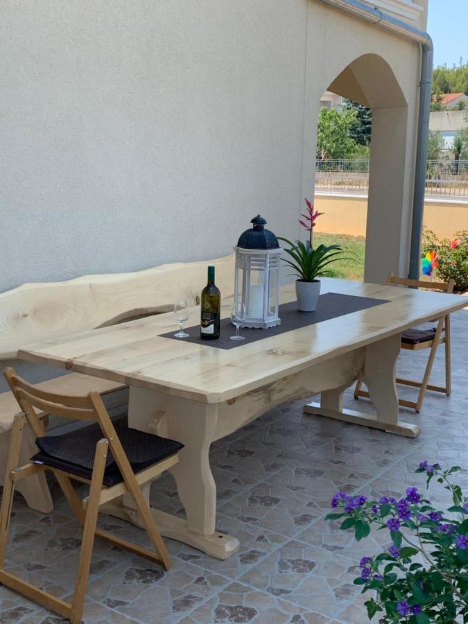 Apartments Mirela Водице Екстер'єр фото