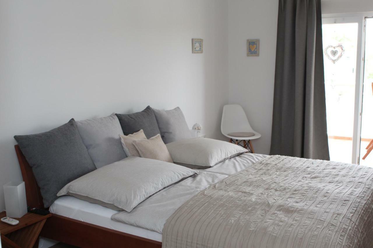 Apartments Mirela Водице Екстер'єр фото